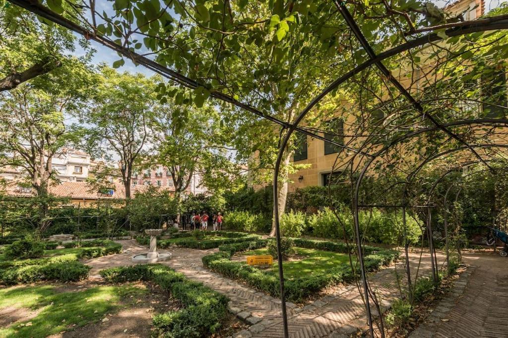 Piso De Lujo En Madrid Centro La Dolce Vita エクステリア 写真